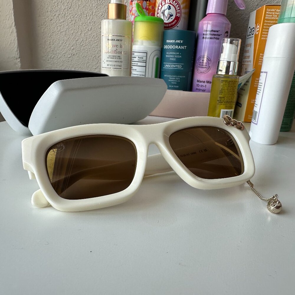 HELLO KITTY MVMT TRAP GLASSES (SOLD OUT)